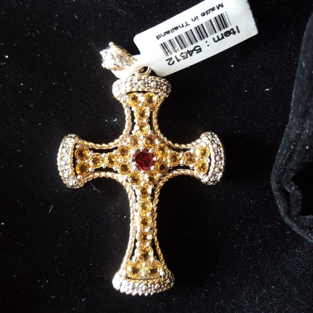 Cross pendant